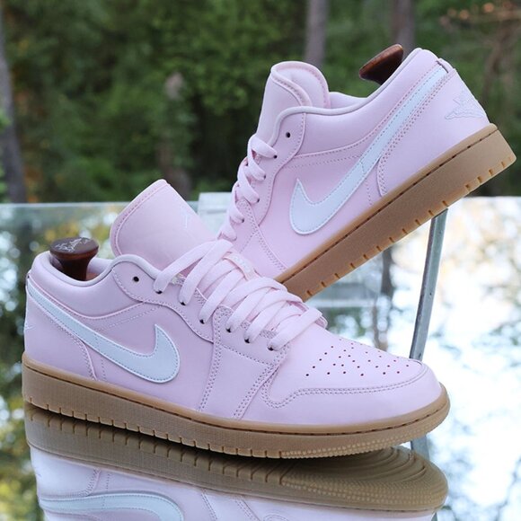 Air Jordan 1 Low Arctic Pink Gum - Picture 1 of 13